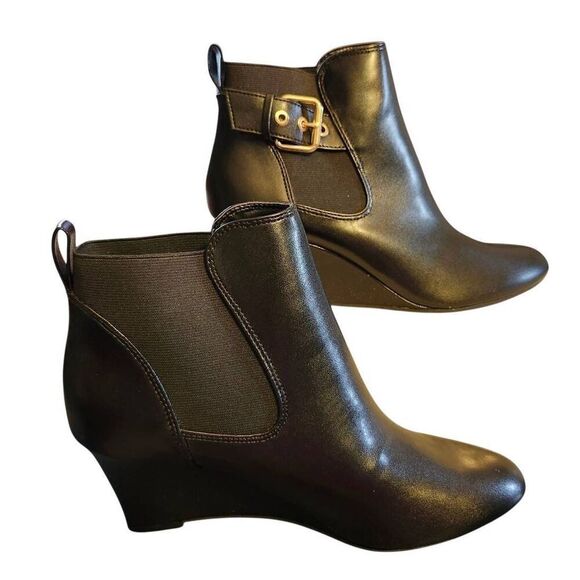 DEXFLEX COMFORT NWT Womens Vegan Leather Wedge Ankle Boots Black Size 8 - Picture 1 of 5